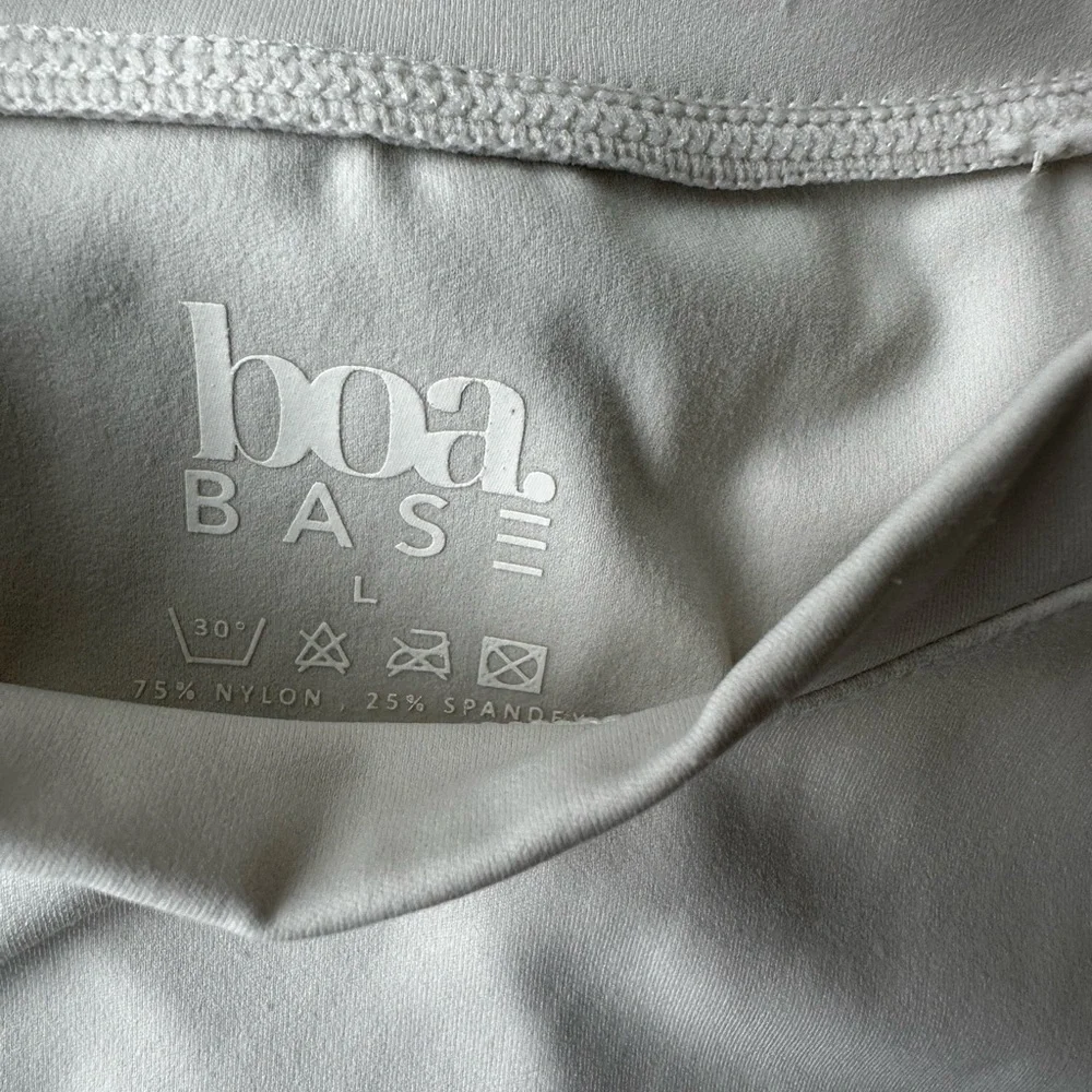 Elegant Cream Long Sleeve Women's Top - Picture 2 of 3